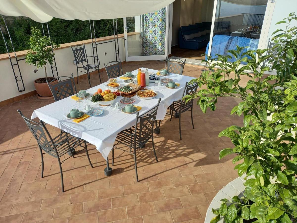 Le Petit Palais - Naples Bed and Breakfast Eksteriør billede